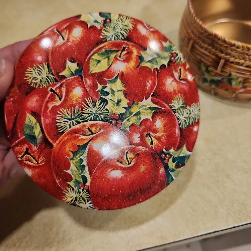 Vintage Avon Collectible Tin Basket with Apples‎ & Holly Christmas Holiday Decor